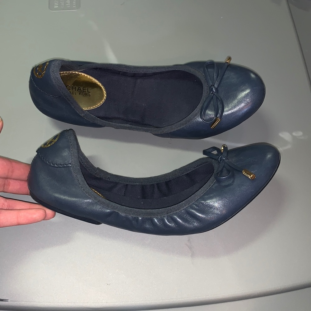Micheal Kors Blue Navy Leather Ballet Flats Sz 6